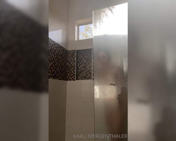 Karli Mergenthaler aka Onlykarli - Should I make a porn in this shower