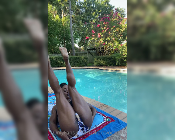 Kelli Provocateur aka Kelliprovocateur - Cum with me by the pool I know you want to this morning