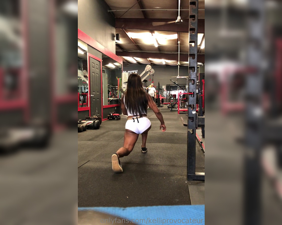 Kelli Provocateur aka Kelliprovocateur - Staying healthy and Fit !! Leg Day is always my favorite Day of the Week !! Enjoy my leg workout!!