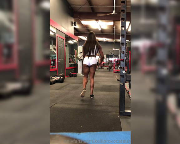 Kelli Provocateur aka Kelliprovocateur - Staying healthy and Fit !! Leg Day is always my favorite Day of the Week !! Enjoy my leg workout!!