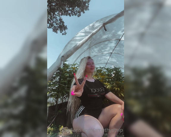 Amethyst aka Amethystvip - In the weed garden 2