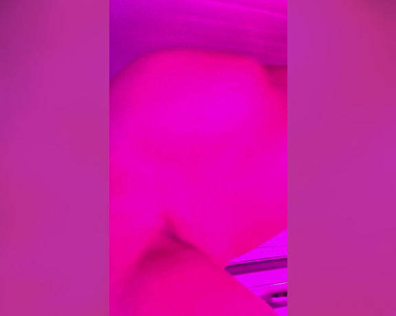 Texas Thighs aka Texasthighs - Tanning fun