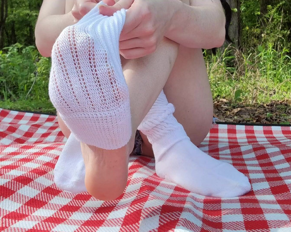 Thetinyfeettreat - Sweaty sock strip (say that 3x fast) bonus scene from yesterdays handjob and footjob video.