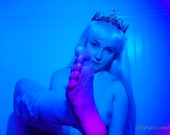 Thetinyfeettreat - Ice Queen Mesmerizes You with Self Worship  Part 2 Heres the best part of the Ice Queens trance