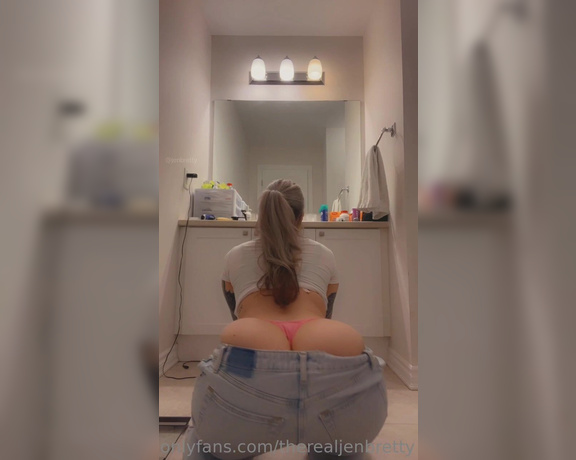 Jen Brett aka Therealjenbretty - Would it turn you on if you saw me bending over and my thong sticking out of my jeans like this it