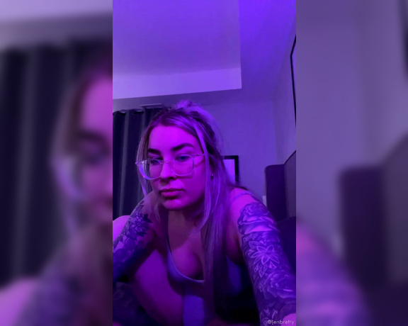 Jen Brett aka Therealjenbretty - 1 HOUR LIVE STREAM!!!!!! I just figured out how to post my LIVE stream from the other night while 1