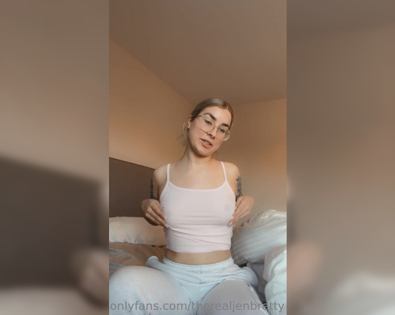 Jen Brett aka Therealjenbretty - I’m so horny today and I know my butt gets a lot of attention but I seriously could cum from how har