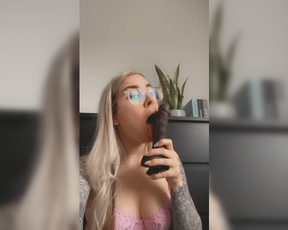Jen Brett aka Therealjenbretty - I know this ain’t anything special but just got done masturbating and wanted to show you how creamy