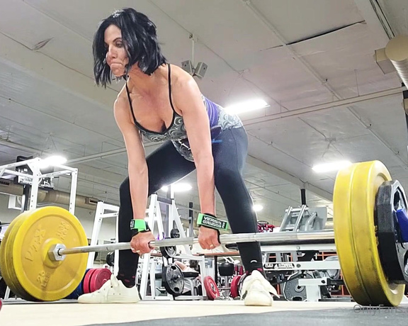 Goddess Zephy aka Zephianna - Goddess doin work. I LOVE deadlifts!! ANNNND...Ive never washed this pair of socks and you would