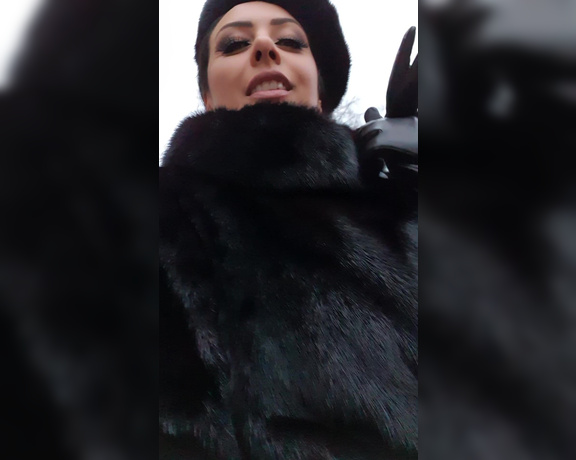 Ezada Sinn aka Ezada - #FurFetish you are right! Today I am covered in black mink. Fur coat, fur hat, leather gloves with