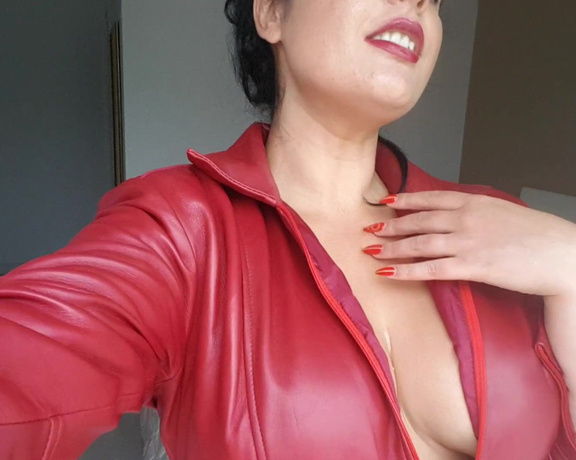 Ezada Sinn aka Ezada - I found this older clip that deserves to be shared with you again. Looking at it makes Me crave for