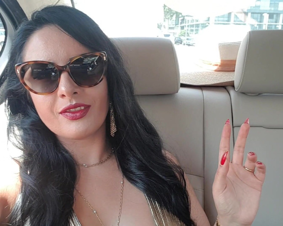 Ezada Sinn aka Ezada - #TaskOfTheDay Worship Goddess daily ritual