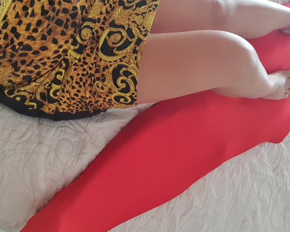 Ezada Sinn aka Ezada - #HappeningNow private play with hubby. I am listening to an audio book while casually teasing his