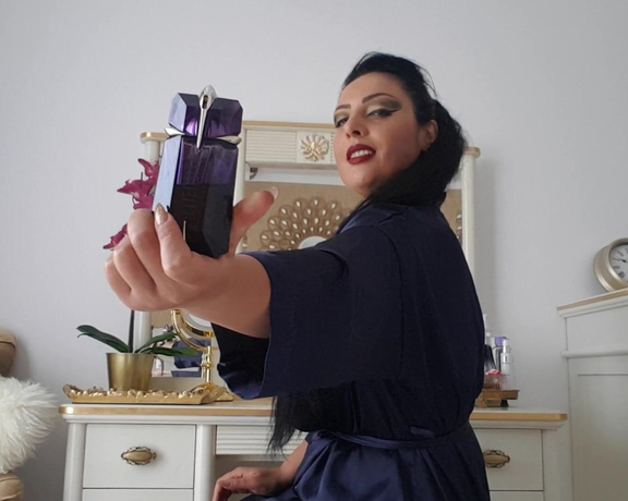 Ezada Sinn aka Ezada - #TaskOfTheDay I want you addicted!