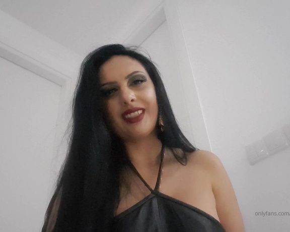 Ezada Sinn aka Ezada - I LOVE leather! I want you to know intimate details about how I started to have a fetish for leather