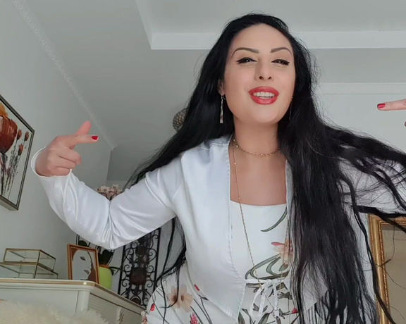 Ezada Sinn aka Ezada - 30 minutes left to the live play...I am in such a good mood