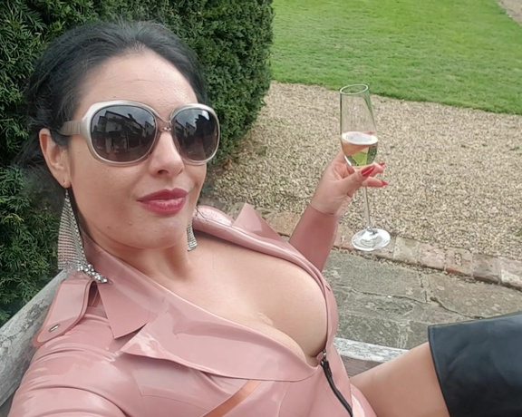 Ezada Sinn aka Ezada - Due to the slow Internet access I still have some clips from last week. In a couple of hours