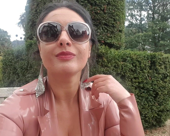 Ezada Sinn aka Ezada - Due to the slow Internet access I still have some clips from last week. In a couple of hours