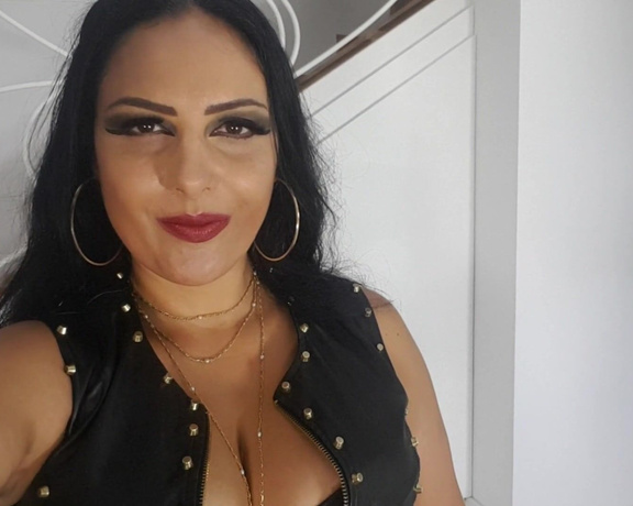 Ezada Sinn aka Ezada - #TaskOfTheDay What is your trigger to think of Me I just finished filming a couple of nice point of