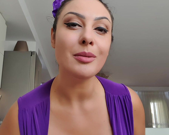 Ezada Sinn aka Ezada - #TaskOfTheDay #DomesticDisciplineMonth eat it all for Mommy. Grab a plate of the food you hate the