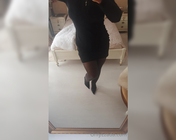 Ezada Sinn aka Ezada - The outfit of the day! I am wearing Leg Avenue Lurex tights (silver) Guess by Marciano knitted black