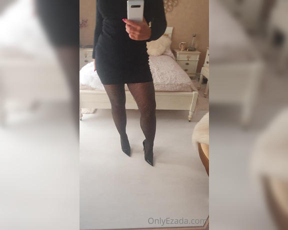 Ezada Sinn aka Ezada - The outfit of the day! I am wearing Leg Avenue Lurex tights (silver) Guess by Marciano knitted black