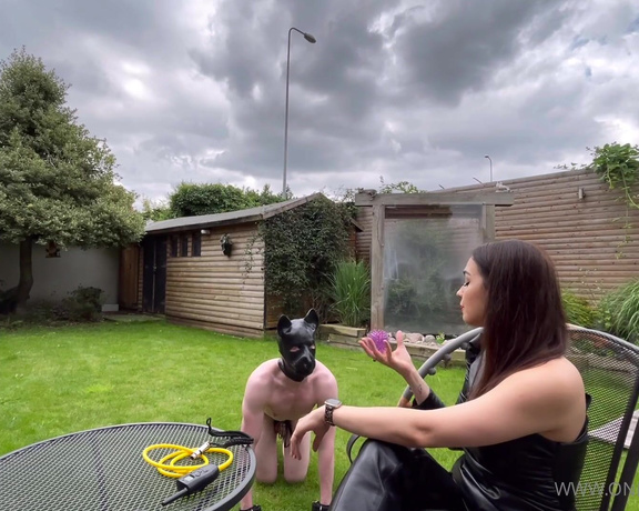 Gynarchy Goddess aka Gynarchygoddess - Puppy Play in the Garden!