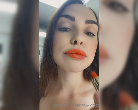 Gynarchy Goddess aka Gynarchygoddess - Trying on a new lipstick from my RLT