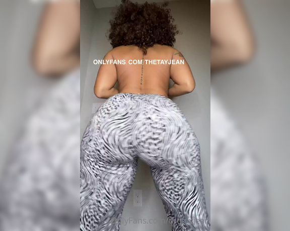 Thetayjean - When U can See it juggle through the pants