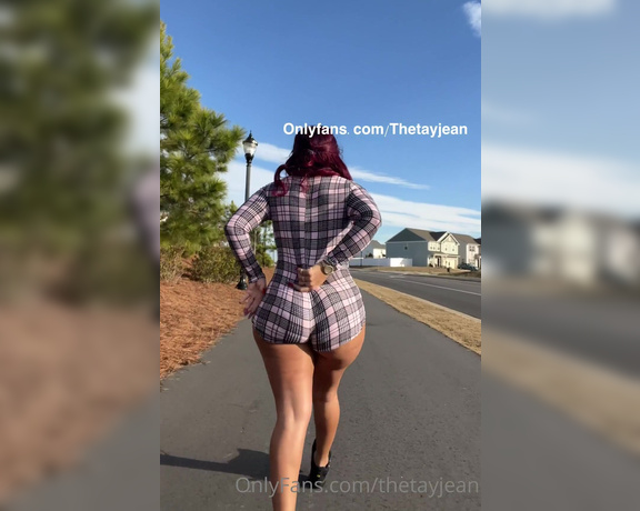 Thetayjean - Walks wit tay Make sure you like and comment that lets me know to keep posting bc you like it
