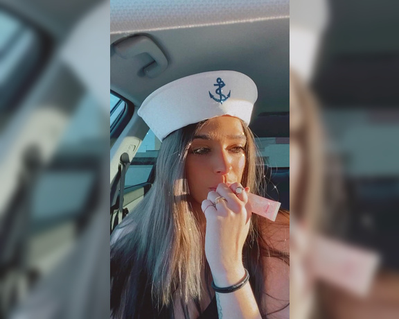 VybrantVibesVIP -  Stripping in my car before work,  Amateur, Solo