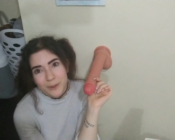 LilRedVelvet - Neglected wife leaves you for bigger