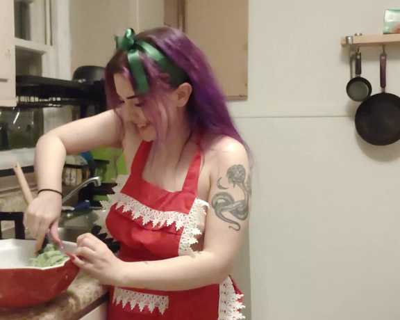 LilRedVelvet - baking christmas cookies and flashing