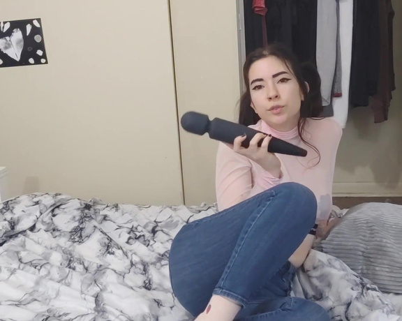 LilRedVelvet - cumming in my skinny jeans