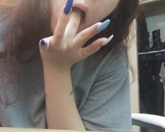 LilRedVelvet - fingernail fetish and cum begging