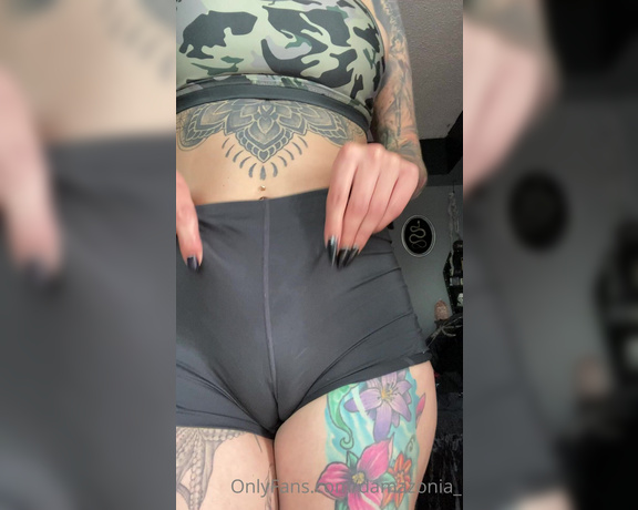 Mistress Damazonia aka Damazonia_ - I caught you staring at my crotch at the gym.... oh is is because you can see my beautiful fat pussy
