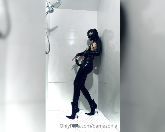 Mistress Damazonia aka Damazonia_ - I wanted to post a little something special to greet my new 100+ subscribers I just had in the last