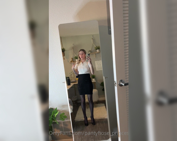 Pantyhosegirl99 aka Pantyhose_princess99 - Some of you have asked to see what I wear for my internship so here you go! I just got home about 20