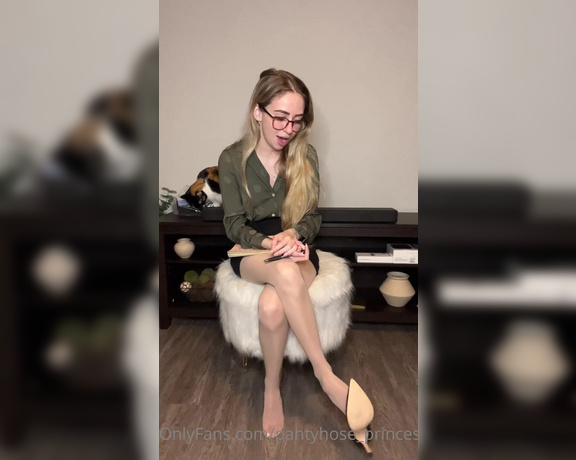 Pantyhosegirl99 aka Pantyhose_princess99 - Another 14 minute role play!!! This time it’s me interviewing you Hope you’re just as excited as me