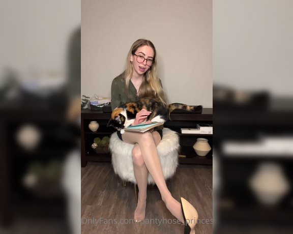 Pantyhosegirl99 aka Pantyhose_princess99 - Another 14 minute role play!!! This time it’s me interviewing you Hope you’re just as excited as me