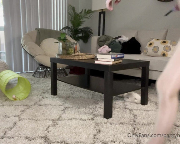 Pantyhosegirl99 aka Pantyhose_princess99 - Doing a bit of cleaning today! Finishing up putting away all my clothes out of my luggage and all my