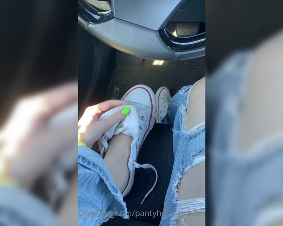 Pantyhosegirl99 aka Pantyhose_princess99 - Just having a little fun break in my car my feet needed some attention