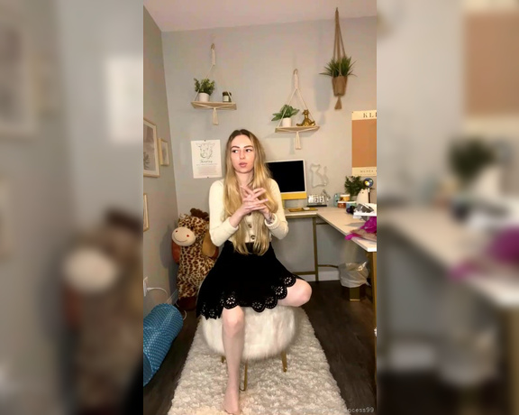 Pantyhosegirl99 aka Pantyhose_princess99 - Stream started at 01232022 0259 am Try on haul and dressing room roleplay Skip 30 minutes if you