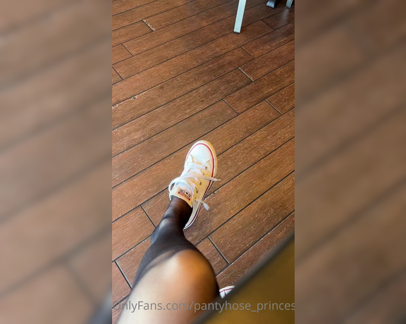 Pantyhosegirl99 aka Pantyhose_princess99 - Just trying to get some attention