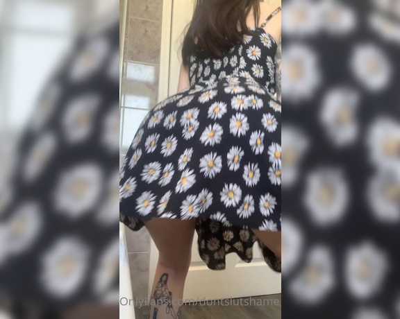 Persephone Pink aka Fxturewars - Shaking my butt in my summer dress in the bathroom