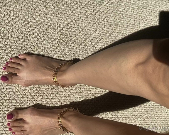 Anita aka Anitauks4u - For all you foot lovers out there…I found some anklets I got during my wedding so thought I would