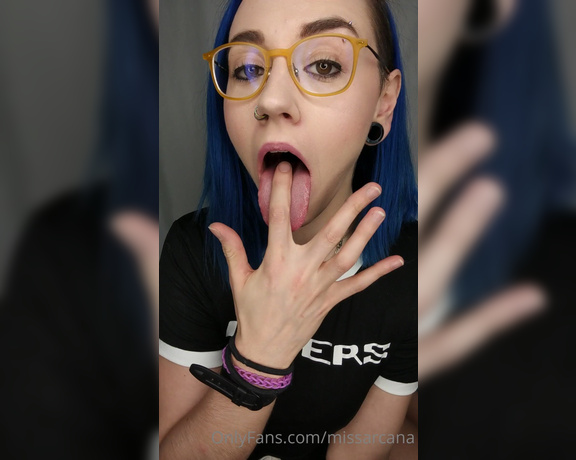 Miss Arcana aka Missarcana - Full Video  Mouth Fetish with Fingers in Throat