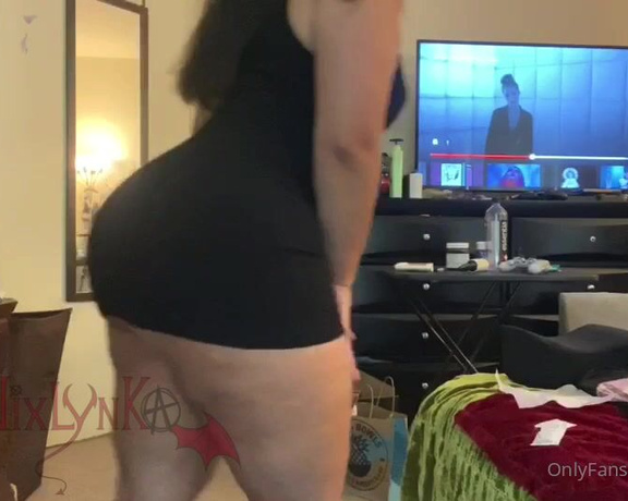 Nixlynka - Watch me try on some new clothes I got! I try them on and show off my curves in these tight & form f_9