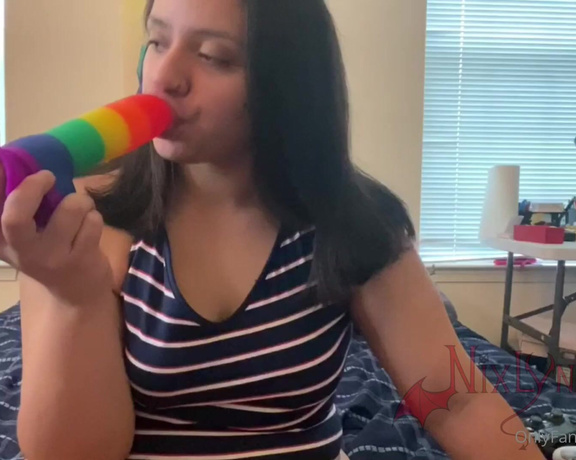 Nixlynka - Rainbow Dildo Deepthroat and Riding Giving a dildo a blowjob and deepthroat before I then ride it! B_6