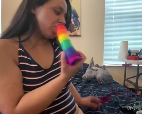 Nixlynka - Rainbow Dildo Deepthroat and Riding Giving a dildo a blowjob and deepthroat before I then ride it! B_6